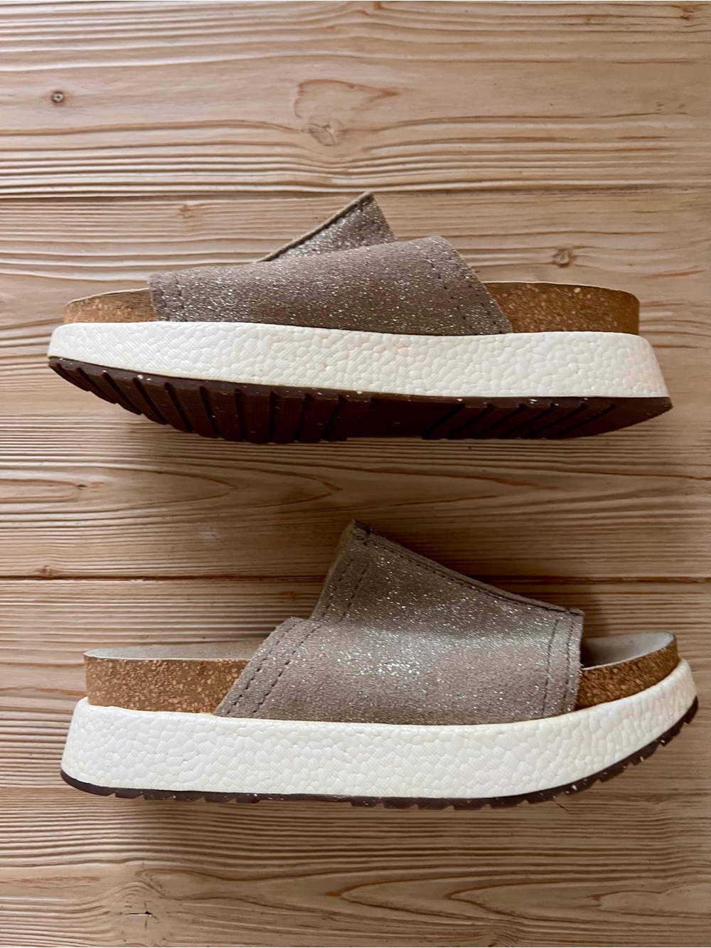 OTBT Metallic Slide Sandals Size 7 | Taupe Gold Comfort Platform Slides - Picture 2 of 5